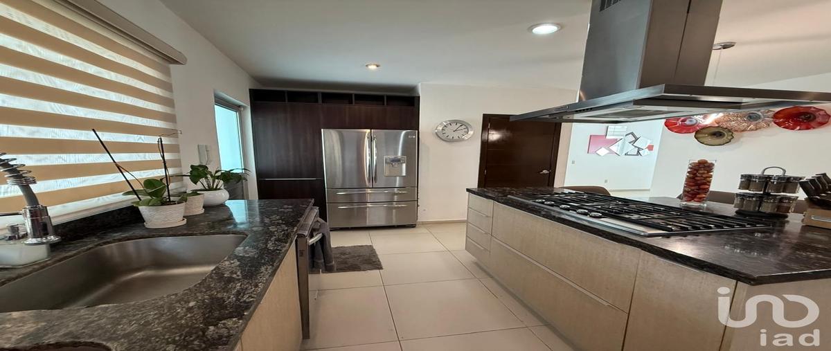 Foto de casa en venta en avenida casa fuerte 129, el alcázar (casa fuerte), tlajomulco de zúñiga, jalisco, 30473604 No. 03