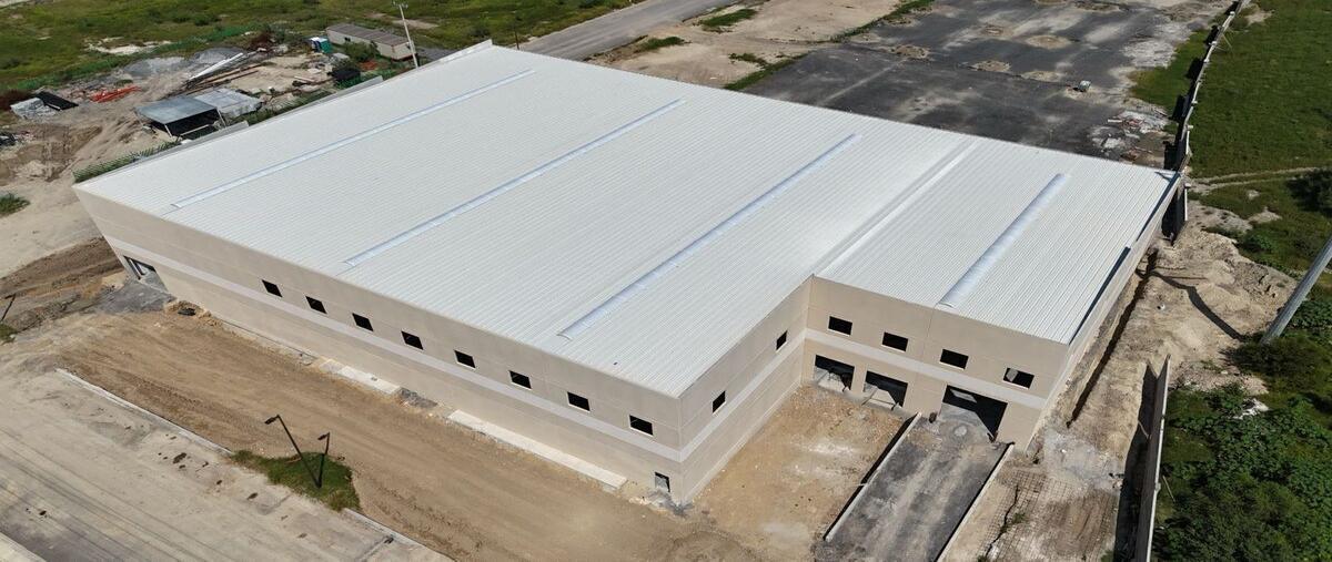 Foto de nave industrial en renta en calle 45 , san javier, apodaca, nuevo león, 0 No. 01