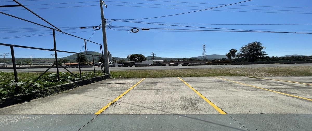 Foto de bodega en carretera libre a guadalajara aún lado de la gasolinera de los olímpicos , san pedro itzicán, poncitlán, jalisco, 19765310 foto 03 Foto de bodega en venta en carretera libre a guadalajara aún lado de la gasolinera de los olímpicos , san pedro itzicán, poncitlán, jalisco, 19765310 No. 03