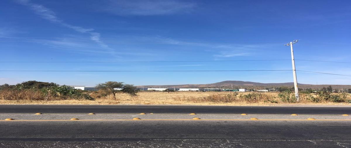 Foto de terreno comercial en carretera valle, salamanca km3.30 ejiso de guantes , rancho de guantes, valle de santiago, guanajuato, 4374646 foto 02 Foto de terreno comercial en venta en carretera valle, salamanca km3.30 ejiso de guantes , rancho de guantes, valle de santiago, guanajuato, 4374646 No. 02