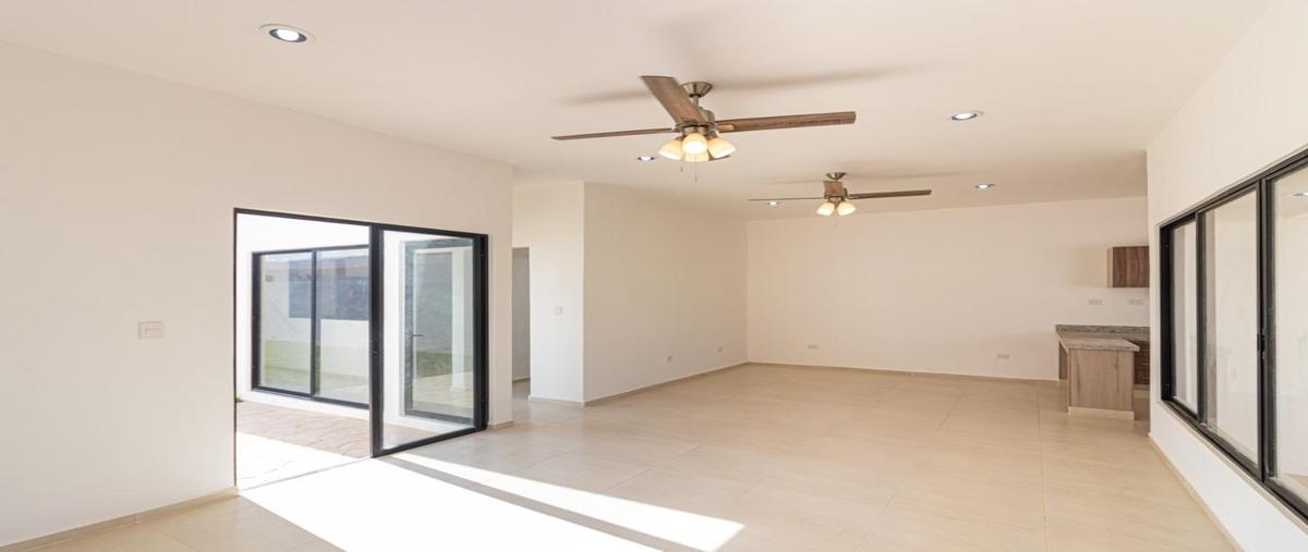Foto de casa en venta en  , chichi suárez, mérida, yucatán, 0 No. 03