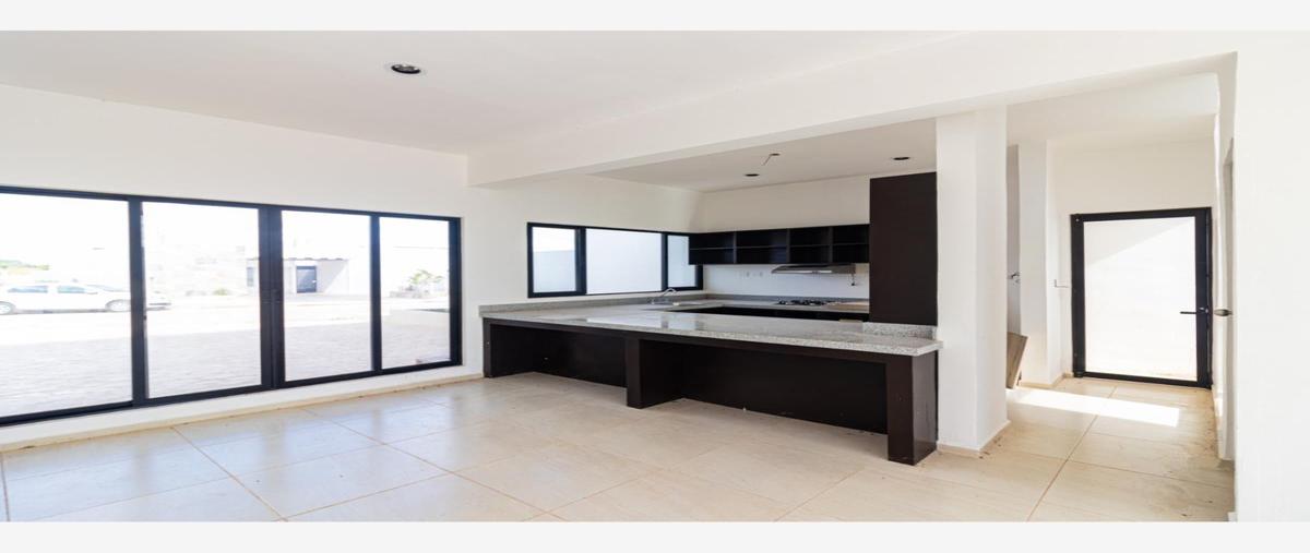 Foto de casa en venta en  , chichi suárez, mérida, yucatán, 0 No. 03