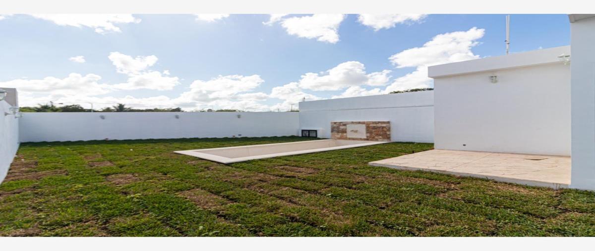 Foto de casa en venta en  , chichi suárez, mérida, yucatán, 0 No. 03
