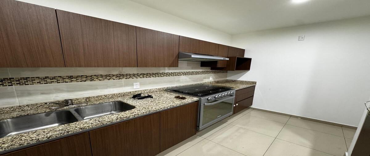 Foto de casa en circuito del baluarte , el alcázar (casa fuerte), tlajomulco de zúñiga, jalisco, 0 foto 02 Foto de casa en venta en circuito del baluarte , el alcázar (casa fuerte), tlajomulco de zúñiga, jalisco, 0 No. 02