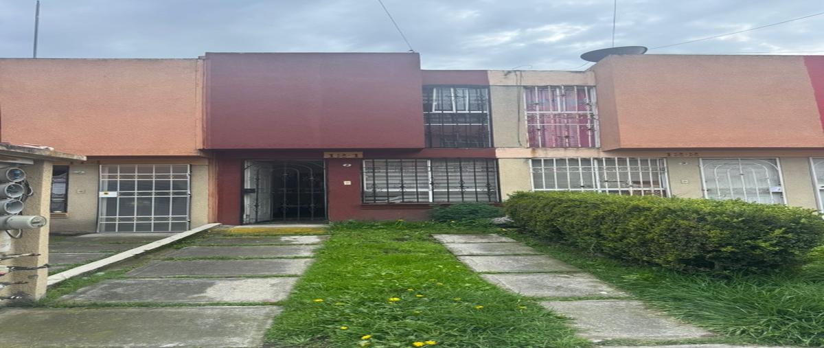 Foto de casa en renta en  , geovillas los cedros, toluca, méxico, 30343240 No. 02