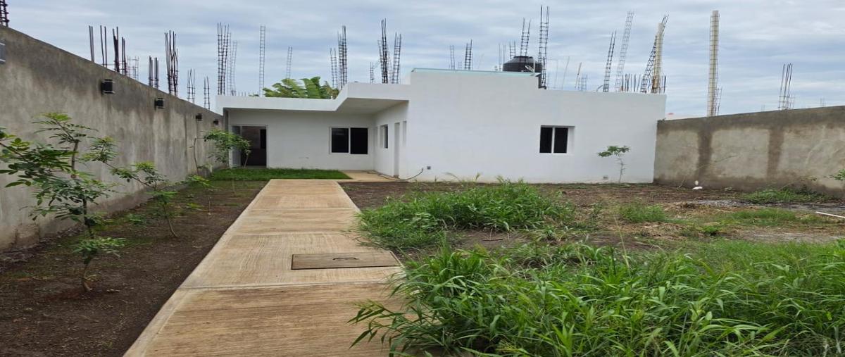 Foto de casa en venta en  , jardines de la hacienda, colima, colima, 31773579 No. 03