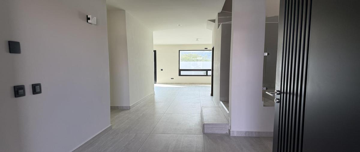 Foto de casa en venta en  , los milagros de valle alto, monterrey, nuevo león, 0 No. 03