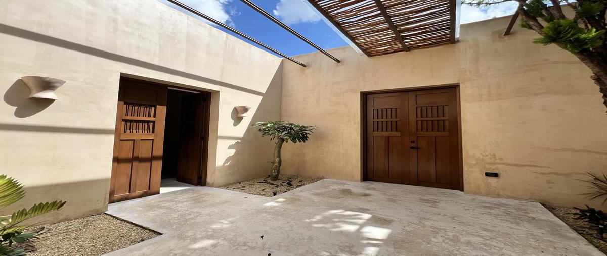 Foto de casa en venta en  , merida centro, mérida, yucatán, 31426741 No. 02