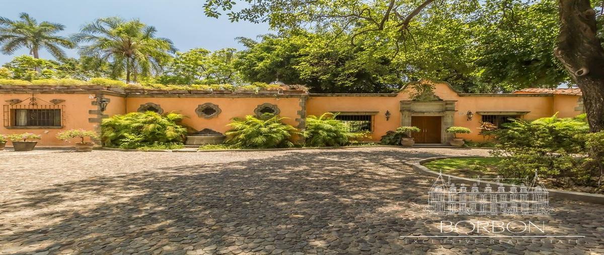 Foto de casa en venta en  , palmira tinguindin, cuernavaca, morelos, 28213240 No. 01