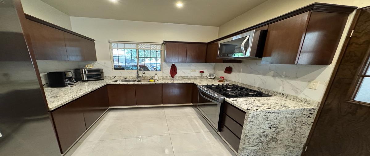 Foto de casa en venta en  , puerta de hierro cumbres, monterrey, nuevo león, 30357597 No. 01