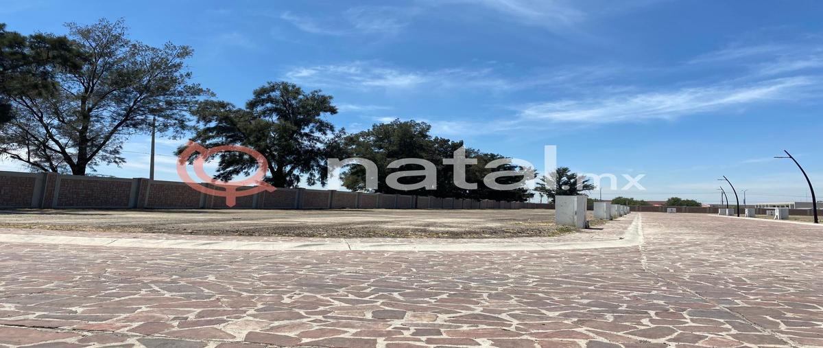 Foto de terreno habitacional en venta en  , salamanca centro, salamanca, guanajuato, 0 No. 02