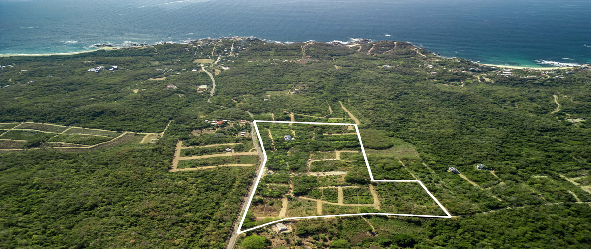 Foto de terreno habitacional en venta en s/n , barra de cuatunalco, san pedro pochutla, oaxaca, 31526485 No. 02