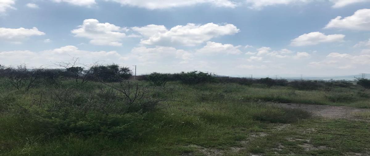 Foto de terreno habitacional en venta en zafiro lote 4 manzana 34 , granjas la cal, salamanca, guanajuato, 5685178 No. 02