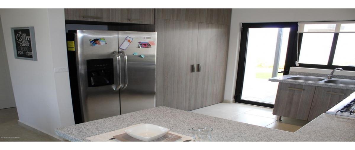 Foto de casa en venta en  , zakia, el marqués, querétaro, 0 No. 04