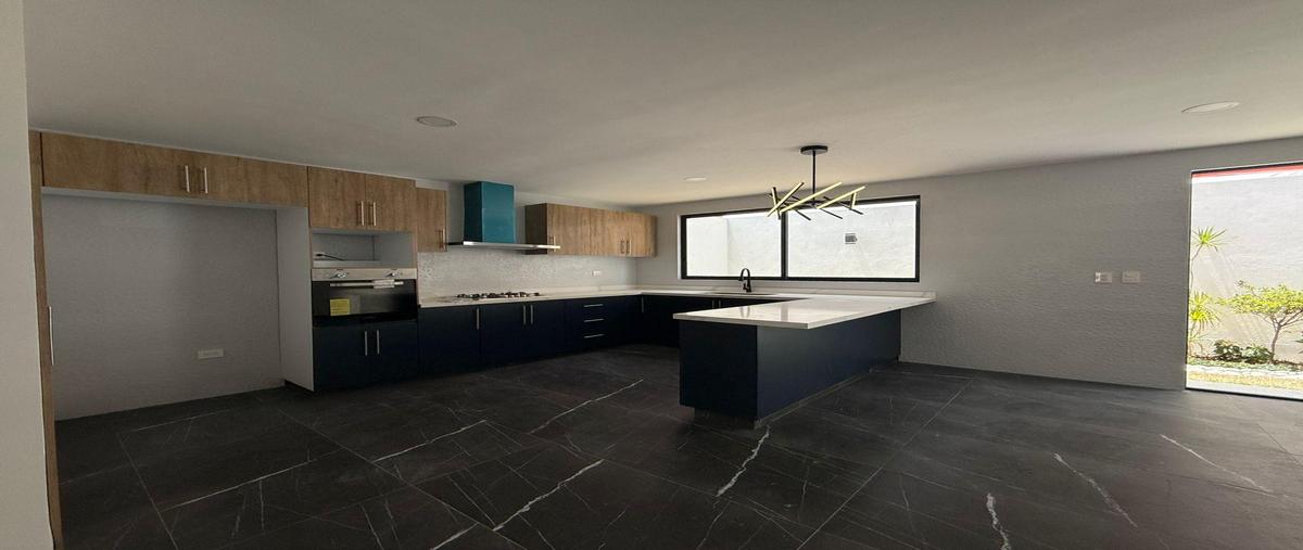 Foto de casa en venta en  , zona cementos atoyac, puebla, puebla, 30796776 No. 03