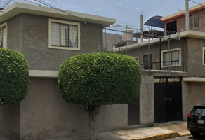 Foto de inmueble en Calle Bugambilias 8, Col. El Rosario C.P. 09930, Iztapalapa