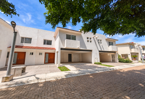 Foto de inmueble en AVENIDA DON BOSCO  #s/n, Col. El Rocio Residencial C.P. 76900, Corregidora