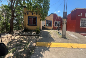 Foto de inmueble en Primavera #210, Col. Las Arboledas C.P. 96346, Cosoleacaque