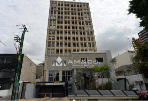Foto de inmueble en Avenida José María Morelos 2080 #2080, Col. Arcos Vallarta C.P. 44130, Guadalajara