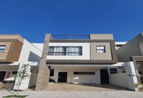 Foto de inmueble en Stilo, 66036 Mitras Poniente, N.L., Col. Santoral C.P. 66036, García