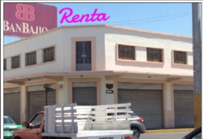 Foto de inmueble en Av. Miguel Hidalgo, Zona Centro, 38980 Uriangato, Gto. #1, Col. Uriangato Centro C.P. 38980, Uriangato
