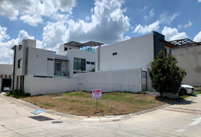 Foto de inmueble en Av. P.º de los Emperadores 780, 45134 Zapopan, Jal. #780, Col. Valle Imperial C.P. 45134, Zapopan