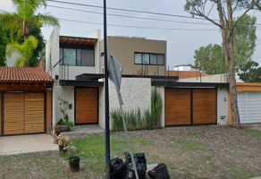 Foto de inmueble en ROBLES #313, Col. Valle Garden C.P. 76100, Querétaro