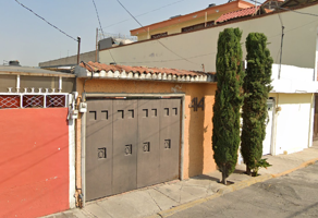 Foto de inmueble en GLADIOLAS , Col. Villa de las Flores 1a Sección (Unidad Coacalco) C.P. 55710, Coacalco de Berriozábal