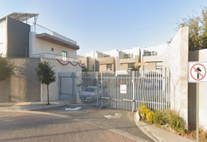 Foto de inmueble en Gris, Cerradas de Casa Blanca, 66478 San Nicolás de los Garza, N.L., Col. Misión de San Cristóbal C.P. 66478, San Nicolás de los Garza