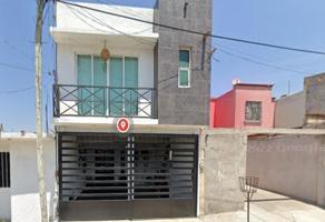 Foto de inmueble en Santiago Michac 112, Villas de Santiago, 76148 Santiago de Querétaro, Qro. #112, Col. Lomas de San Pedrito (Sección Portales) C.P. 76148, Querétaro