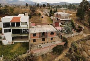 Foto de inmueble en 76983 Apapátaro, Qro., Col. Nuevo Apapátaro C.P. 76983, Huimilpan