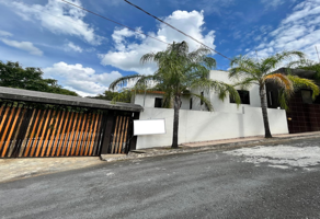 Foto de inmueble en Privada Los Perales, Col. Valle Dorado C.P. 67328, Santiago