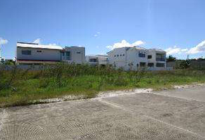 Foto de inmueble en Av. Palo de Tinte 48, Playa Palmas, 24157 Cdad. del Carmen, Camp. #48, Col. José Ortiz Ávila C.P. 24157, Carmen