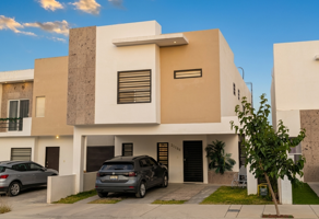 Foto de inmueble en Cto. Ebron, 31170 Chihuahua, Chih. #s/n, Col. Palma Real C.P. 31170, Chihuahua