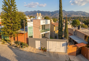 Foto de inmueble en C. Macedonio Alcalá 134, RUTA INDEPENDENCIA, Centro, 68010 Oaxaca de Juárez, Oax. #134, Col. Cedros C.P. 68010, Oaxaca de Juárez