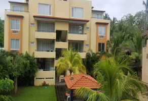 Foto de inmueble en P.º de La Bahía 9, Playa la Ropa, 40895 Zihuatanejo, Gro. #9, Col. La Ropa C.P. 40895, Zihuatanejo de Azueta