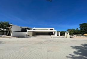 Foto de inmueble en 97302 Komchén, Yuc., Col. Residencial Club Norte Mérida C.P. 97302, Mérida