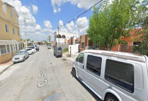 Foto de inmueble en C. San Vicente 934, Villas de San Miguel, 88283 Nuevo Laredo, Tamps. #934, Col. Villas de San Miguel C.P. 88283, Nuevo Laredo