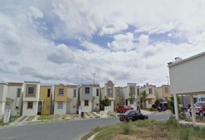 Foto de inmueble en  Calle Bosque de Cipreses BOSQUES DEL SUR NUEVO LAREDO TAMP , Col. Bosques del Sur C.P. 88296, Nuevo Laredo