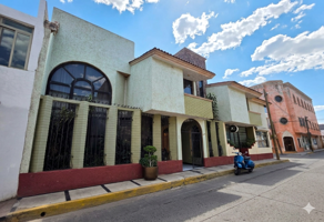 Foto de inmueble en Calle Vicente Guerrero & Calle de Fco. González Bocanegra, 47180 Arandas, Jal. #189, Col. Arandas Centro C.P. 47180, Arandas