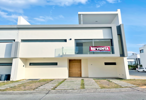 Foto de inmueble en Blvrd Bosques de Sta Anita, Bosques de Santa Anita, 45645 Bosques Santa Anita, Jal. #s/n, Col. Triventi Residencial C.P. 45645, Tlajomulco de Zúñiga