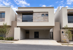 Foto de inmueble en Calz. El Mirador, 66036 García, N.L., Col. Mirador C.P. 66036, García