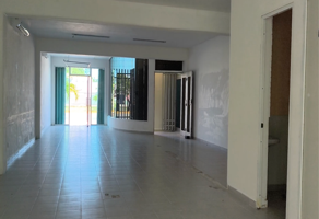 Foto de inmueble en Av Huayacán, Cancún, Q.R., Col. Cancún Centro C.P. 77500, Benito Juárez