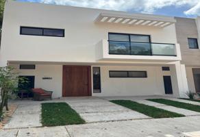 Foto de inmueble en Calle ceiba  Residencial Arbolada de Av Huayacan Cancun Qroo #339, Col. Aqua Residencial C.P. 77560, Benito Juárez