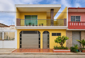 Foto de inmueble en José Guadalupe Posadas 215, Paraiso Coatzacoalcos, 96523 Coatzacoalcos, Ver. #215, Col. Paraíso Coatzacoalcos C.P. 96523, Coatzacoalcos
