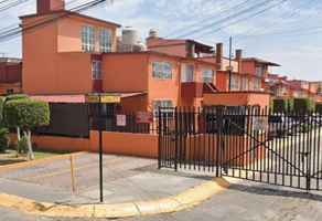 Foto de inmueble en Ahuehuetes 17, U.H. Valle del Tenayo, 54130 Tlalnepantla, Méx. #17, Col. Valle del Tenayo C.P. 54147, Tlalnepantla de Baz