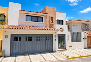 Foto de inmueble en Melchor Ocampo 184, Díaz Ordaz, 48310 Puerto Vallarta, Jal. #184, Col. Diaz Ordaz C.P. 48310, Puerto Vallarta