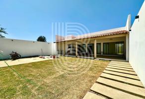 Foto de inmueble en Cam. Viejo a Huayapam, Cabecera Municipal San Andres Huayapam, 68288 San Andrés Huayápam, Oax., Col. Jardines de Huayapam C.P. 68288, San Andrés Huayápam