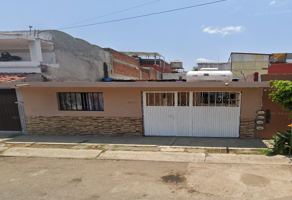 Foto de inmueble en Fuentes de Zamora 36 #36, Col. Bosques de Uruapan C.P. 60133, Uruapan