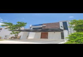 Foto de inmueble en Av Huayacán, 77560 Cancún, Q.R., Col. Residencial Río C.P. 77560, Benito Juárez